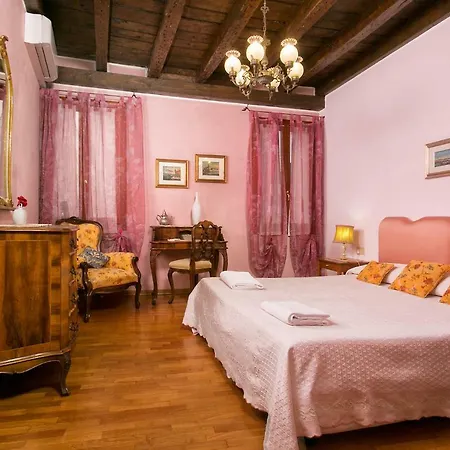 Sam House * Venice